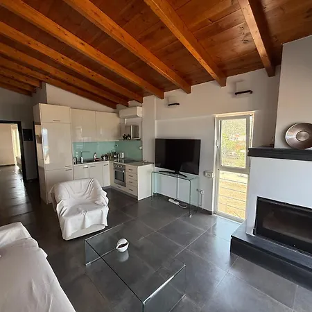 Apartment Korelis *